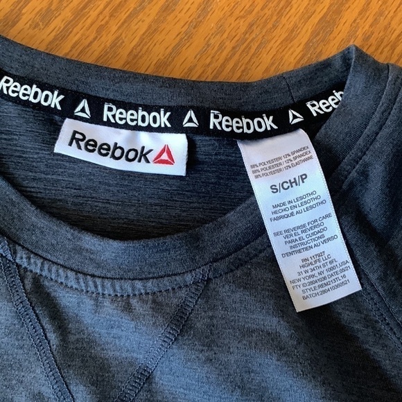 NWT Reebok long sleeve shirt - Picture 6 of 9